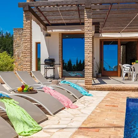 Anis - Plusholidays * Calpe